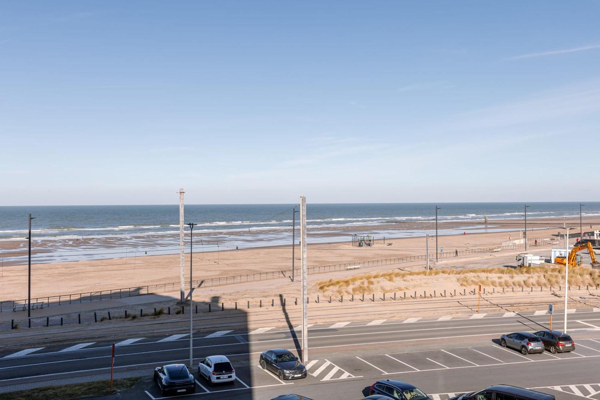 Huswell - Spacious & Modern Sea View Apartment With Garage Oostende Eksteriør bilde